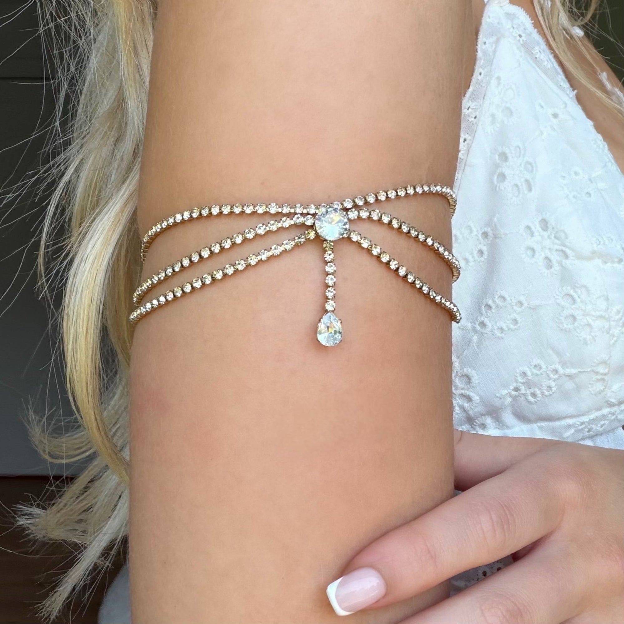 Icy Glow Arm Chain Gold - EVRYJEWELS