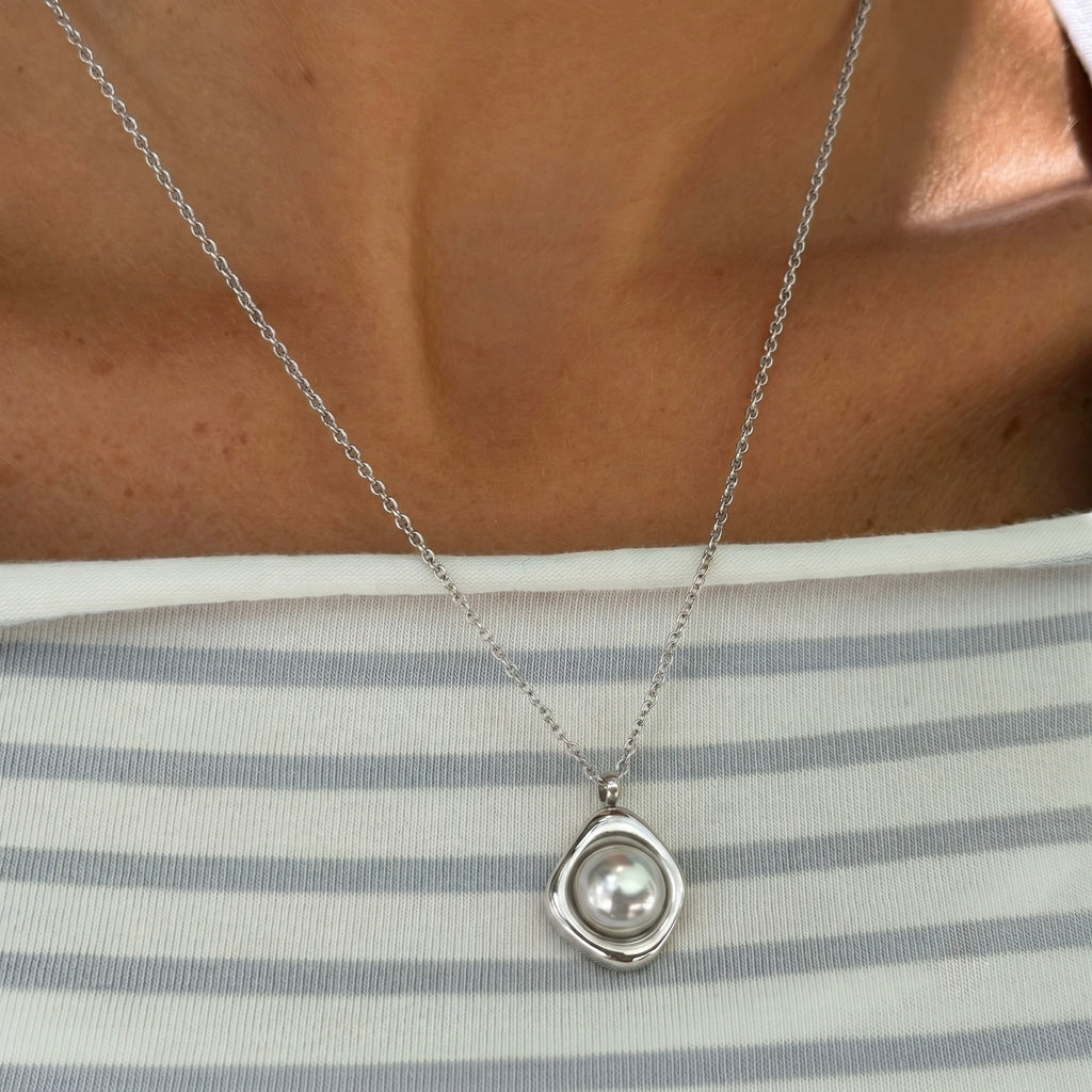 Pretty Pearl Aura Necklace - AQeCom