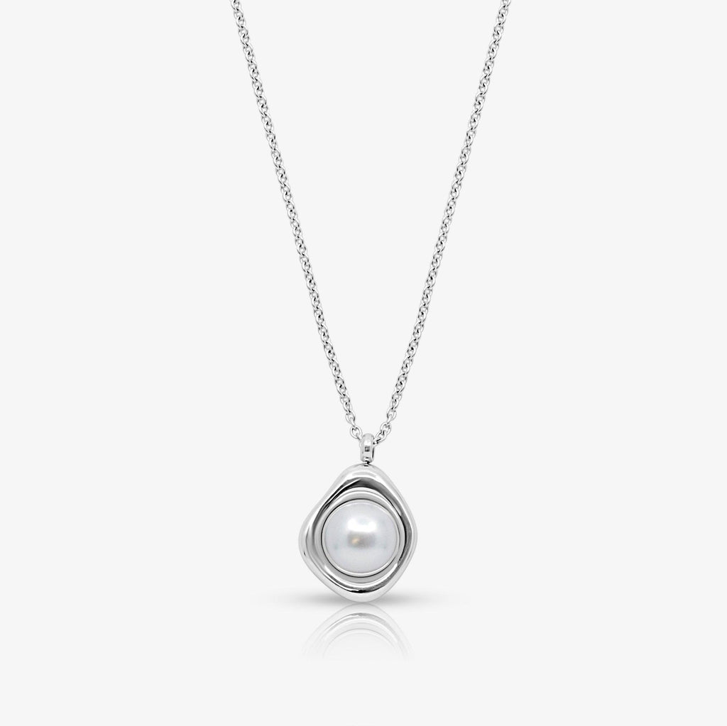 Pretty Pearl Aura Necklace